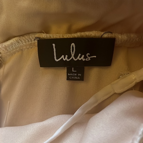 NWT Lulu’s Wedding Dress - Picture 5 of 9